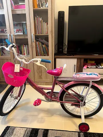 Girls 18-inch Pink Bicycle with Training Wheels and Basket - NEW