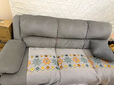 Used corner sofa in excellent condition, only used for a few days, almost like new.