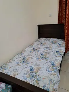 Awesome Executive High profile ladies bedspace available in karama with all amenities