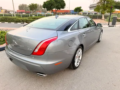 صورة 9 لـ 2015 Jaguar XJ