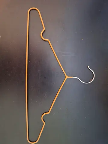 Slim non-slip metal clothes hanger - Rose Gold