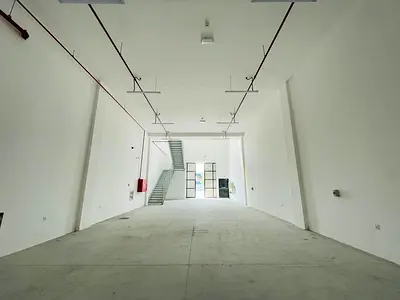 New mezzanine warehouse on a main road | Suitable for manufacturing and storage | 3,000 sq ft | 62 kW electricity