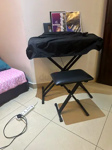 Yamaha PSR E283 61 key with stand and chair