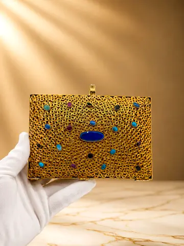 حقيبة يد نسائية فاخرة بأحجار كريمة - Luxurious womens handbag embellished with precious stones