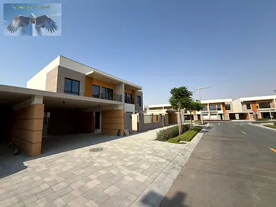 فيلا للايجار تكييف مركزي مع جم ومسبح وحديقة وغرفة خادمة في مجمع ازهى في العامرة