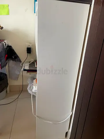 White adjustable bookshelf / storage shelf - good condition