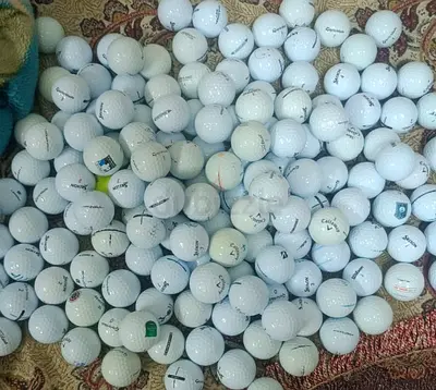 Golf balls mixed brands.good condition like new and shiny balls available..