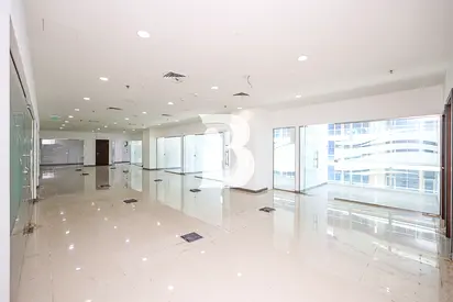 8 Parkings | Prime Location | Vacant Now