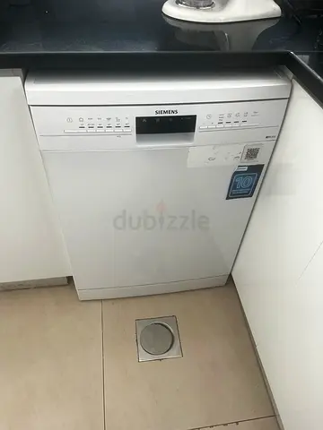 Siemens freestanding dishwasher - white, good condition