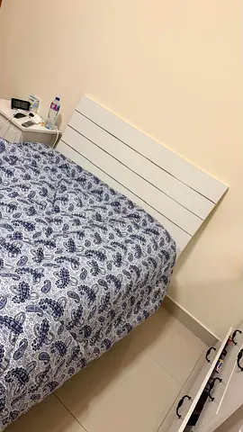 سرير للبيع بحالة جيدة