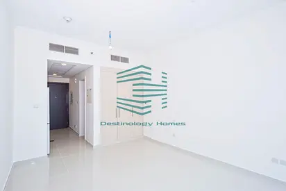 Unfurnished Higher Floor Ready to Move In Studio Apartment