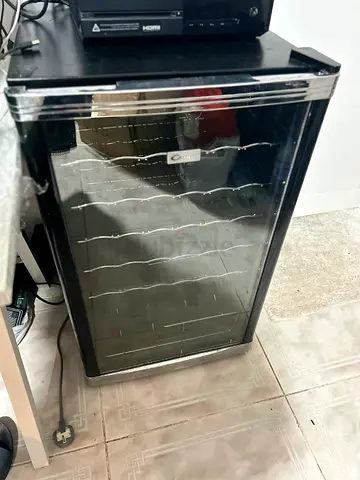 Compact freestanding wine cooler / beverage fridge - used