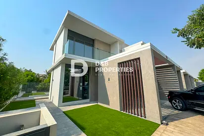 Single Row | Close to Amenities | Door to Street