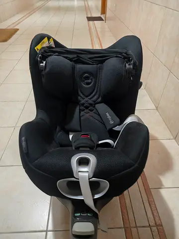 Cybex baby car seat almost brand new