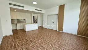 End unit | Upgraded flooring | Ready to move in