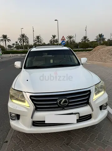 2013 Lexus LX570 Platinum | Single Owner GCC Specs
