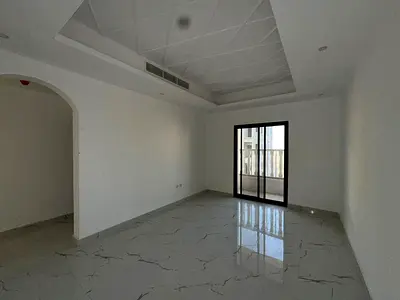 Central location | Large area | Close to exits and services | Excellent price