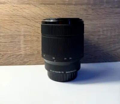 Sony FE 28-70mm f/3.5-5.6 OSS Zoom Lens - Good Condition