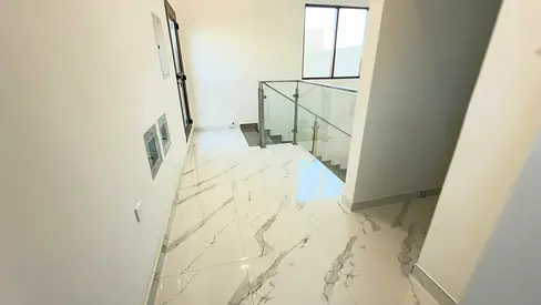 Like new Lavish 4b villa for rent hoshi sharjah