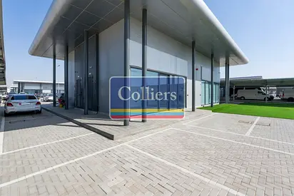 High-Visibility Automotive Showroom | Fitted Space
