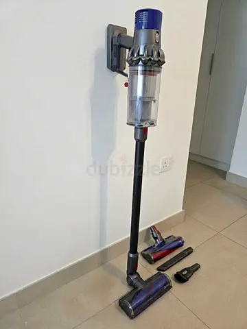 Dyson V10 Absolute Cordless Vacuum - Great Condition