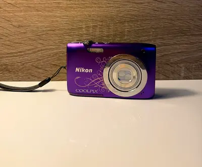 Nikon Coolpix S2600 Compact Digital Camera - Purple (Used)