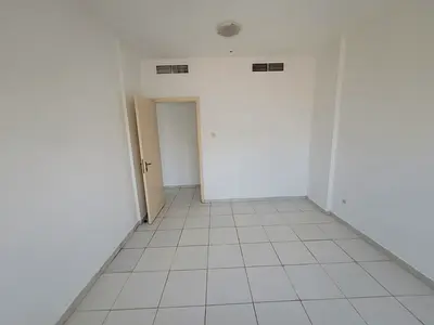 WE HAVE 2BHK APARTMENT NEAR ZULEKHA HOSPITAL JUST 34K