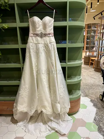 Ivory lace strapless wedding dress with beaded waist belt, size approx. 38