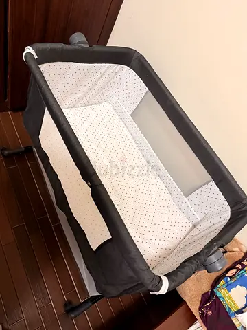 Portable travel bassinet / baby cradle in good condition