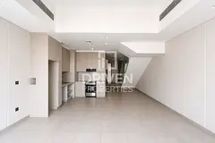 Single Row | Ready to Move in | Area Expert
