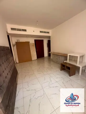 اجمل غرفتين وصاله في المجاز3 مقابل حديقه الصافيه قريب من مخرج دبي (باركينج/جيم/مسبح/) مجانا