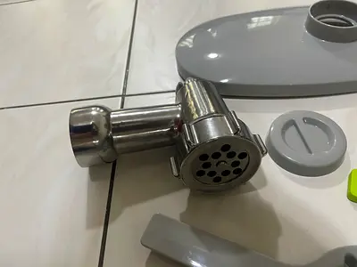 Metal meat grinder attachment for kitchen mixer