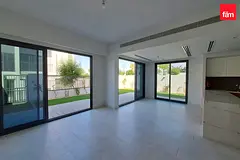 4 Bedroom + Maidroom / convenient for family