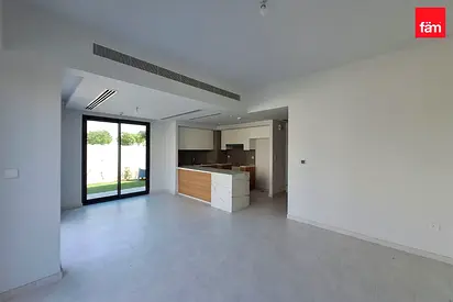 4 Bedroom + Maidroom / convenient for family