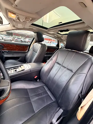 صورة 15 لـ 2015 Jaguar XJ