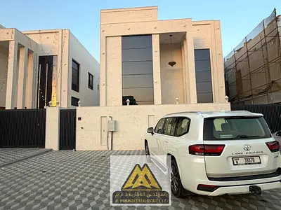 5 غرف نوم مجلس واسع صالة كبيرة غرفة خادمة موقع مميز على الشارع الرئيسي