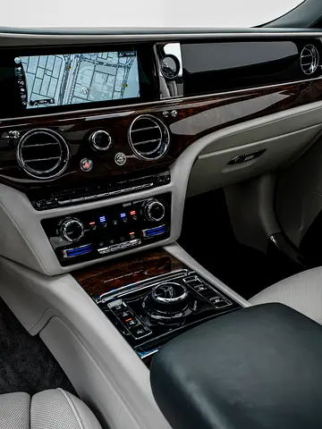 2021 ROLLS-ROYCE GHOST — миниатюра 16