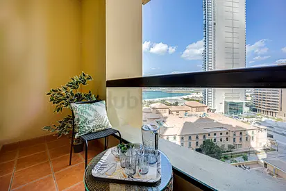 Big sea view studio in Jbr