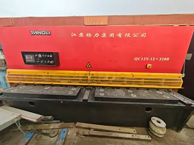 12mm 3.2meter Yangli QC12Y-12 x 3200 Hydraulic Guillotine Shear - Used