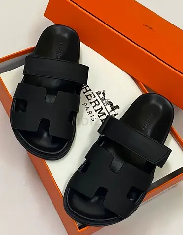 Hèrmes Black Sandals