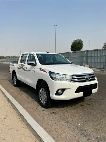 Toyota Hilux Double Cab DLS 2025 GCC Specs