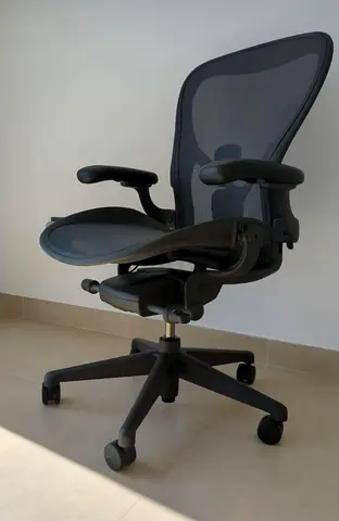 Herman Miller remastered chair for sale.Size C fully loaded