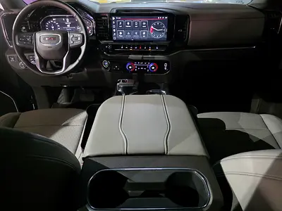 2025 GMC SIERRA — фото 8