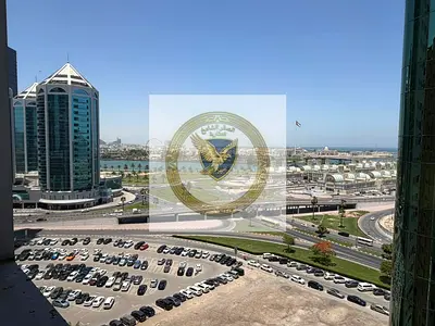 غرفتين وصالة مع باركن مجانا وإطلالة بحرية مع بلكونة تاور عائلي 6 شيكات تكييف مركزي بالقرب من كورنيش المجاز ومخرج دبي وتامين شيك لا يصرف