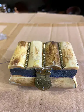 Small Vintage Decorative Jewelry Trinket Box with Velvet Lining