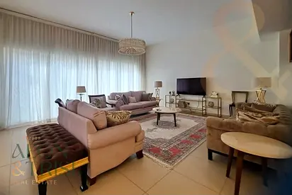 Fully Furnished | Near Mall | Well Maintained