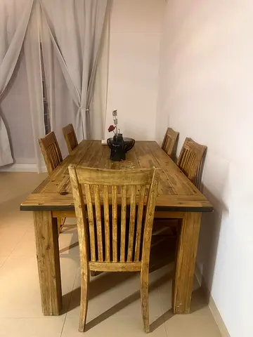 Dinner table for sale