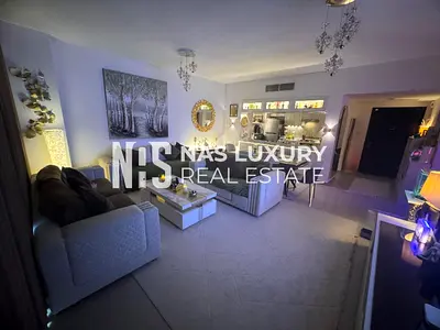 Smart Luxurious home with Pool view