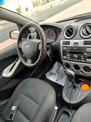 2015 FORD FIGO 照片 6