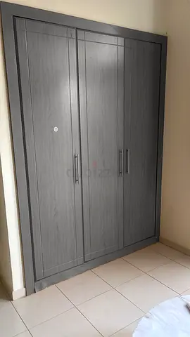 Kitchen cabinet interior vinyl wrapping